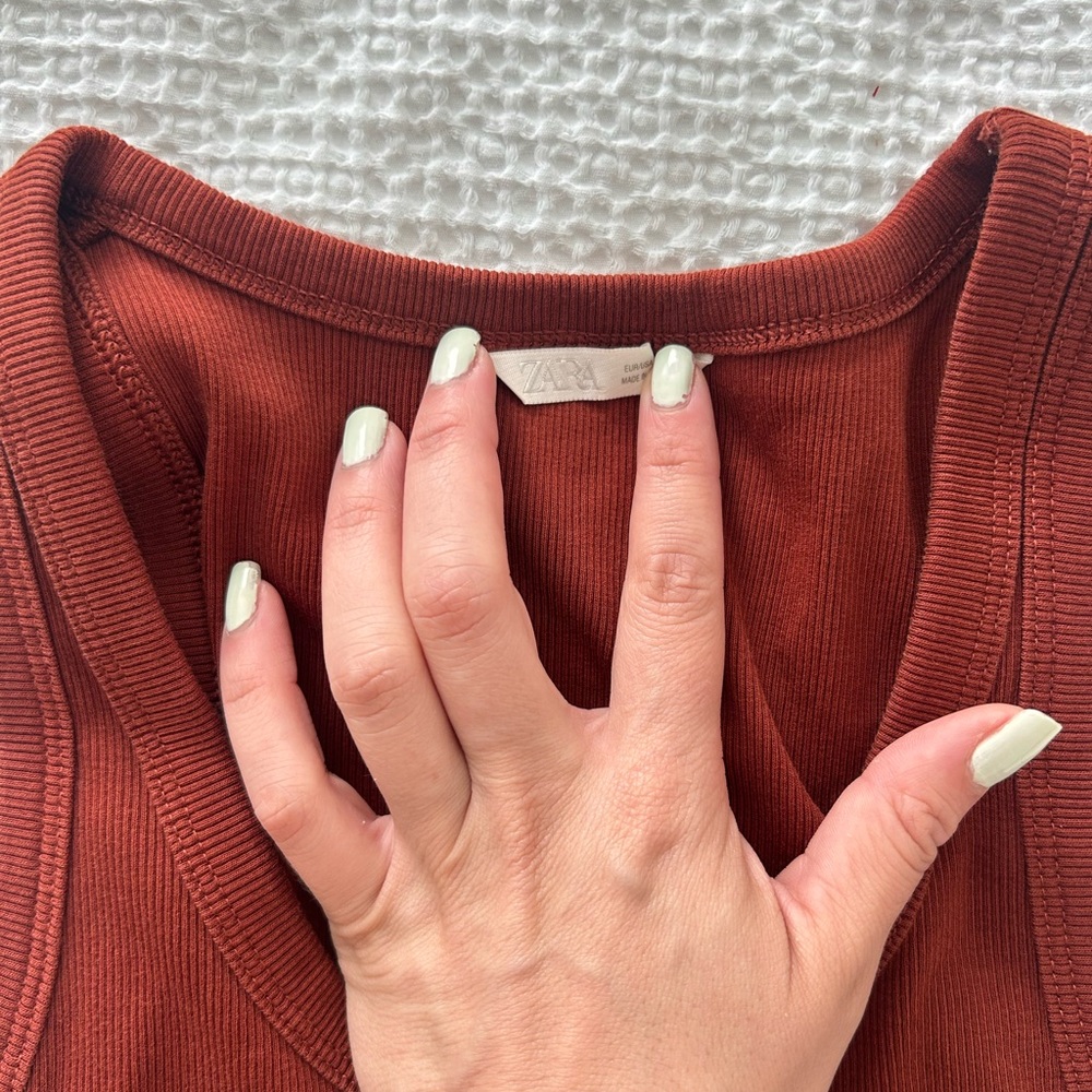 Zara Ribbed Tank Top - Picture 3 of 3